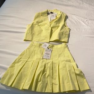 Selling a two set !! Selling individually.